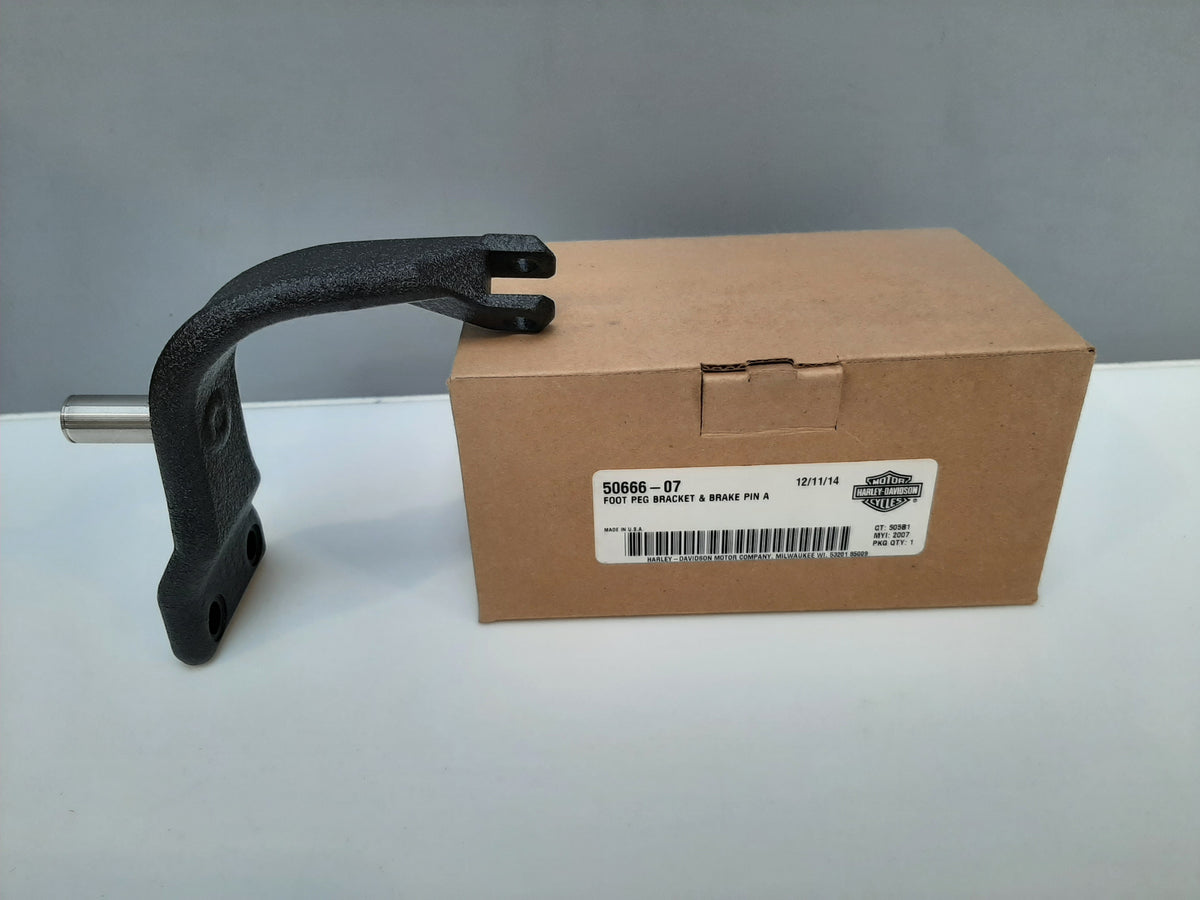 RH Footrest Mount Mid Dyna