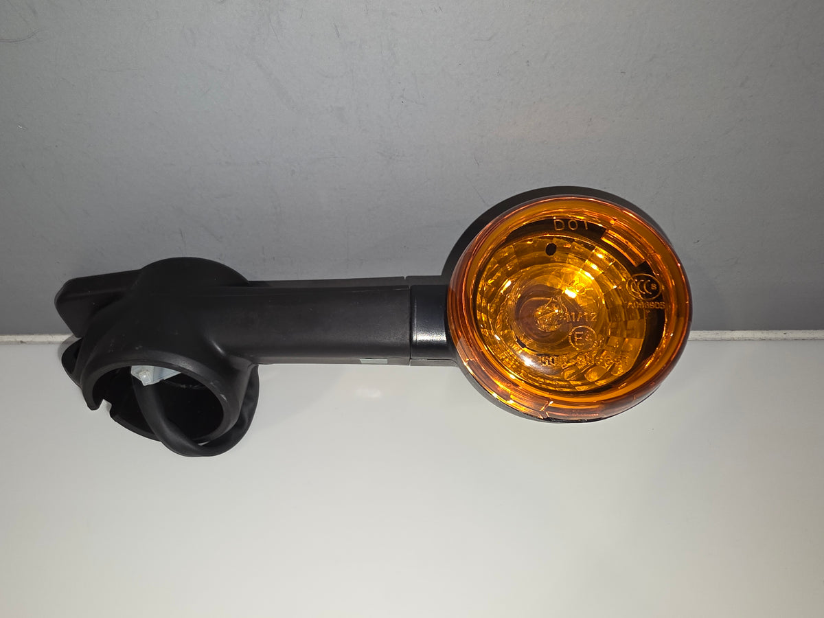 LH FRONT TURNSIGNAL ASSY USA