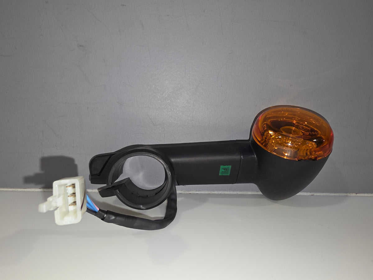 LH FRONT TURNSIGNAL ASSY USA