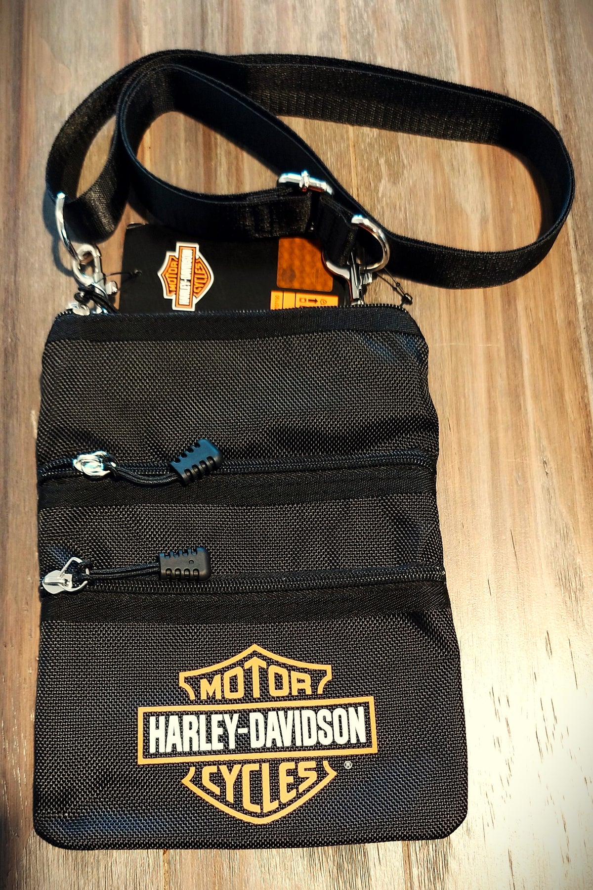 Ladies Harley-Davidson Bar & Shield Crossbody