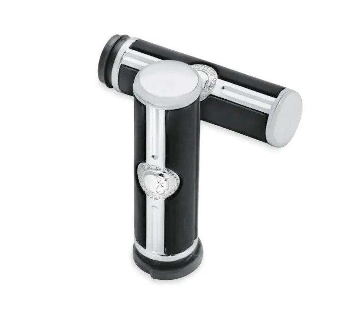 Willie G Skull Hand Grips - Throttle By Wire-56740-08-Rolling Thunder Harley-Davidson